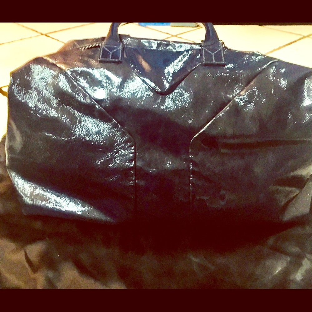 YSL carry all Handbag !!!  Beauty